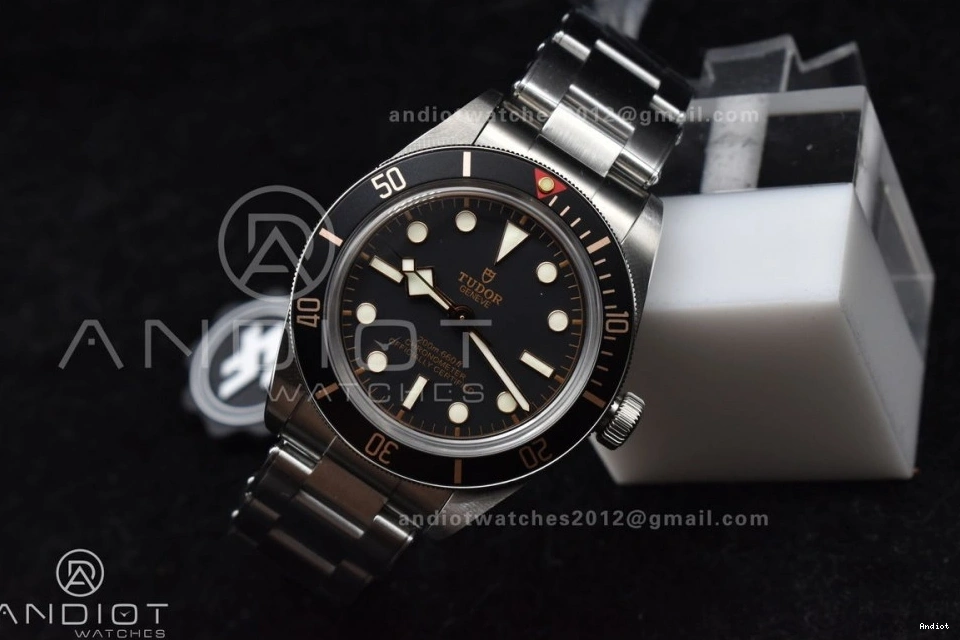 On Bracelet Bay 39MM Heritage Best ZF Black 1:1 Edition V5 A2824 Bezel SS Black 1106